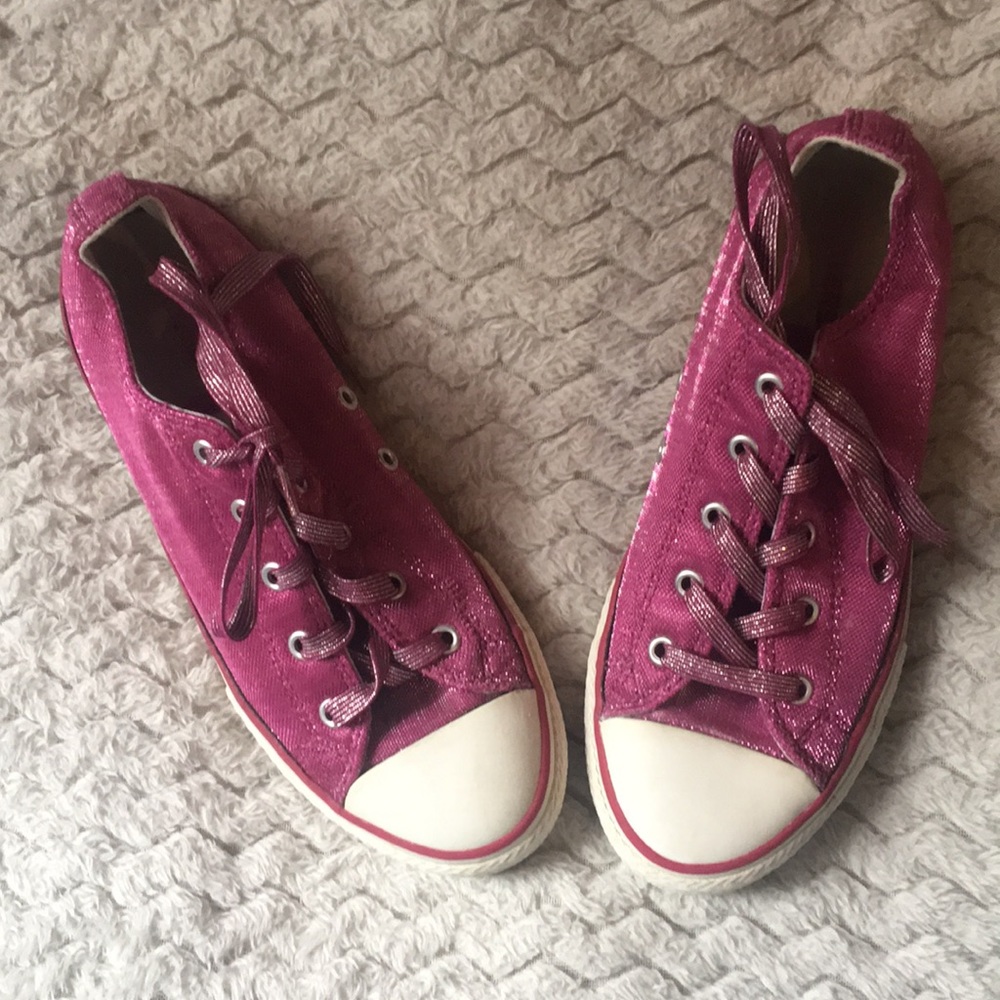 Converse - Picture 2 of 4